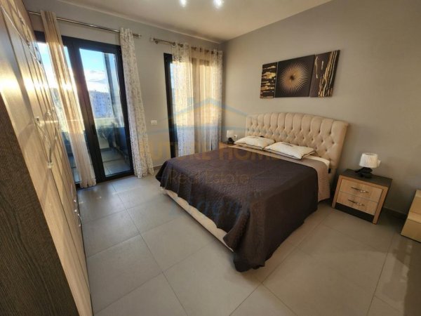 Tirane, jepet me qera apartament 1+1+Ballkon Kati 7, 70 m² 900 € (Stadiumi Dinamo)