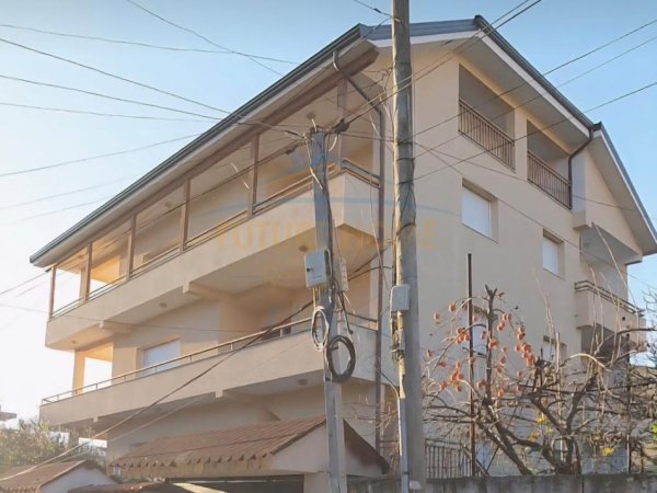 Tirane, shitet , 413 m² 454.740 € (ALI DEMI)