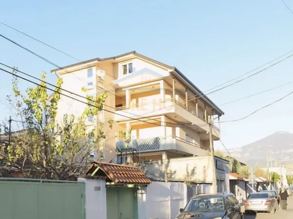 Tirane, shitet , 413 m² 454.740 € (ALI DEMI)
