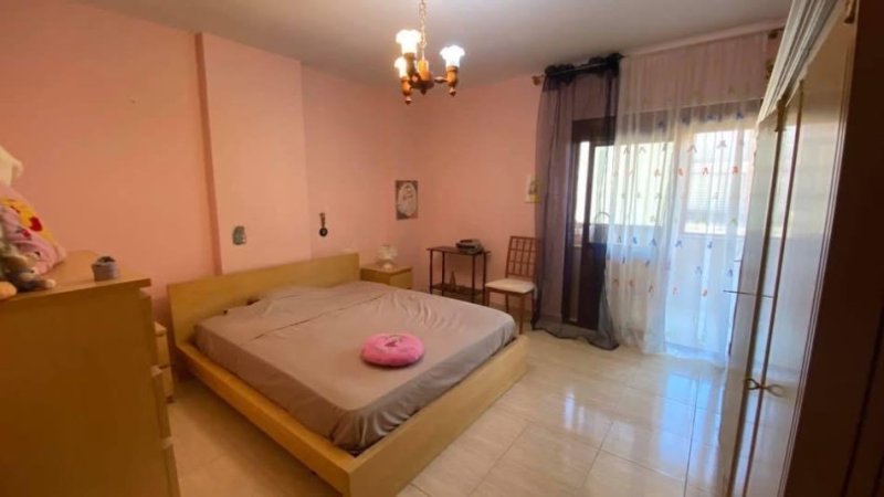 Tirane, jepet me qera apartament 1+1 Kati 8, 80 m² 600 € (Rruga e Bogdanve)