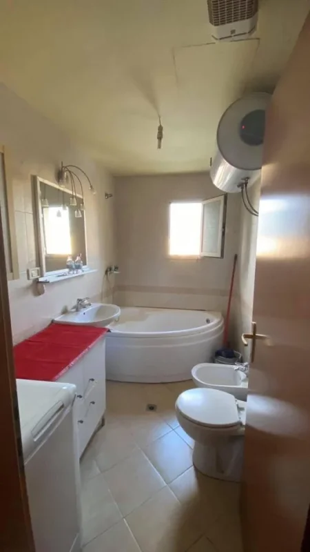 Tirane, jepet me qera apartament 1+1 Kati 8, 80 m² 600 € (Rruga e Bogdanve)