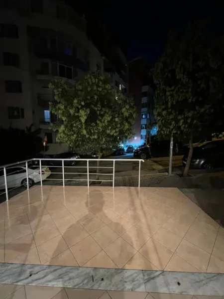 Tirane, jepet me qera ambjent biznesi Kati 0, 40 m² 300 € (fresku) MLS # 530581007-76