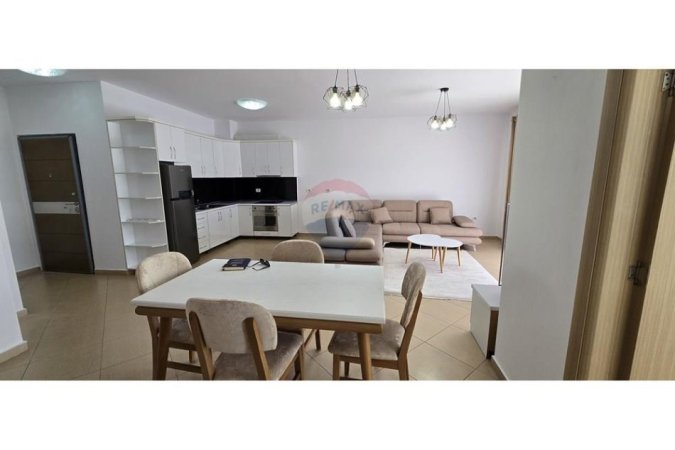 Tirane, jepet me qera apartament 2+1+Aneks+Ballkon , 119 m² 800 € (Kompleksi Panorama)