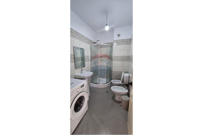 Tirane, jepet me qera apartament 2+1+Aneks+Ballkon , 119 m² 800 € (Kompleksi Panorama)
