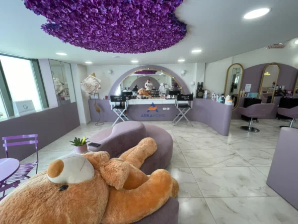 Tirane, shitet dyqan , 100 m² 70.000 € (⁠VENDODHJA ASTIR AFER GREEN CITY)