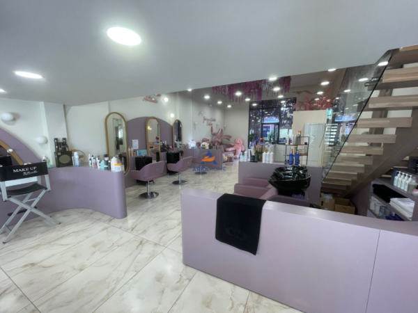 Tirane, shitet dyqan , 100 m² 70.000 € (⁠VENDODHJA ASTIR AFER GREEN CITY)