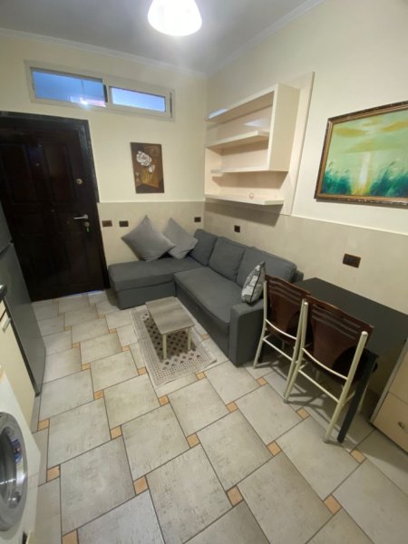 Jepet me Qera Super Hyrja 1+1 në 5 Maji, pranë Concord Center , 450 €