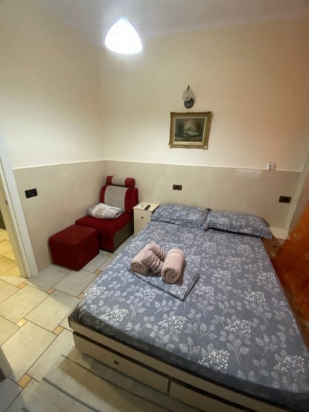 Jepet me Qera Super Hyrja 1+1 në 5 Maji, pranë Concord Center , 450 €