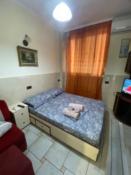 Jepet me Qera Super Hyrja 1+1 në 5 Maji, pranë Concord Center , 450 €