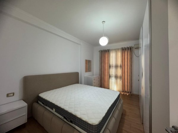 Tirane, jepet me qera apartament 1+1+Ballkon Kati 5, 81 m² 500 € (Astir)