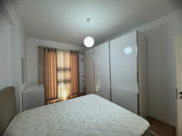 Tirane, jepet me qera apartament 1+1+Ballkon Kati 5, 81 m² 500 € (Astir)