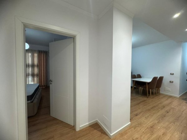 Tirane, jepet me qera apartament 1+1+Ballkon Kati 5, 81 m² 500 € (Astir)