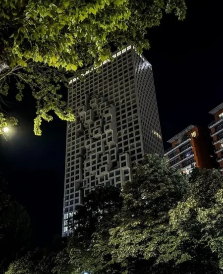 Tirane, jepet me qera zyre Kati 8, 780 m² 23.000 € (DOMWTOWN)