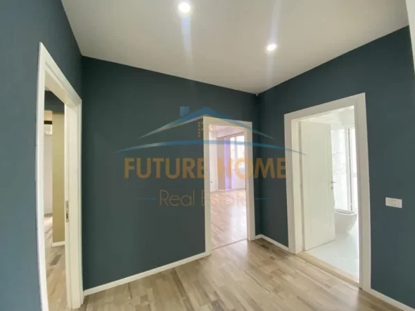 Tirane, jepet me qera ambjent biznesi , 120 m² 1.400 € 