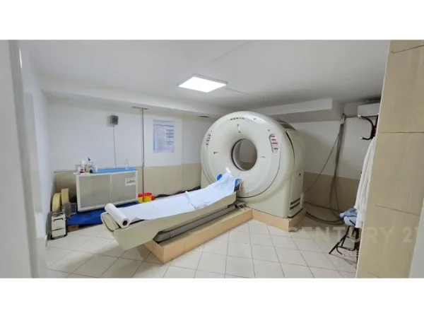 Tirane, jepet me qera ambjent biznesi Kati 6, 1.600 m² (laprake)