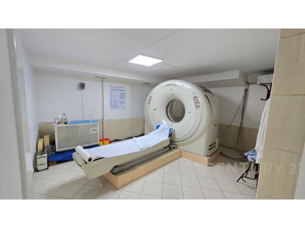 Tirane, jepet me qera ambjent biznesi Kati 6, 1.600 m² (laprake)