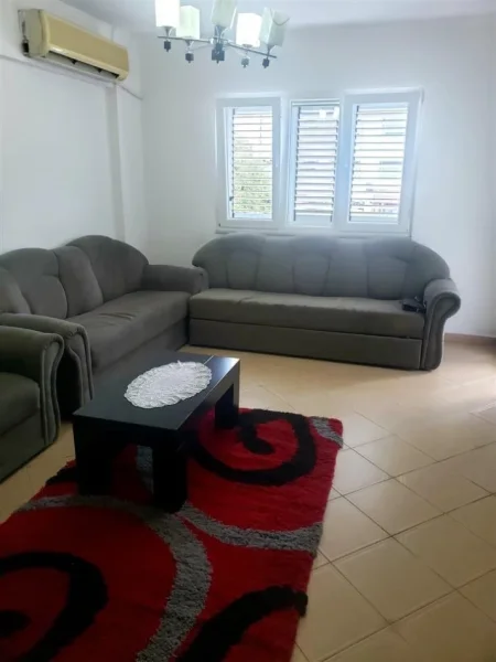 Tirane, jepet me qera apartament 2+1+Ballkon Kati 2, 110 m² 400 € (Kompleksi Malajzian)