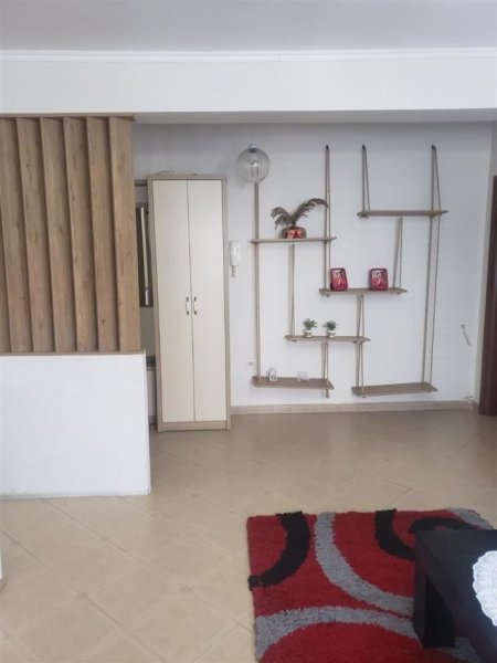 Tirane, jepet me qera apartament 2+1+Ballkon Kati 2, 110 m² 500 € (Kompleksi Malajzian)