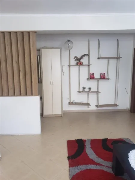 Tirane, jepet me qera apartament 2+1+Ballkon Kati 2, 110 m² 400 € (Kompleksi Malajzian)