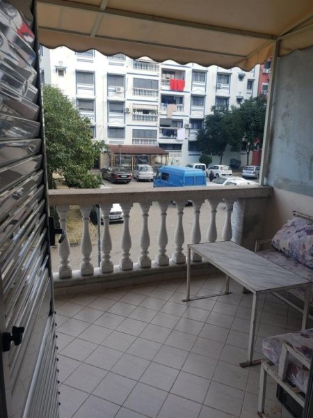 Tirane, jepet me qera apartament 2+1+Ballkon Kati 2, 110 m² 500 € (Kompleksi Malajzian)