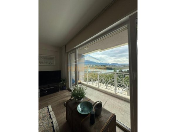 Tirane, shitet Vile , 383 m² 630.000 € (FARKE)