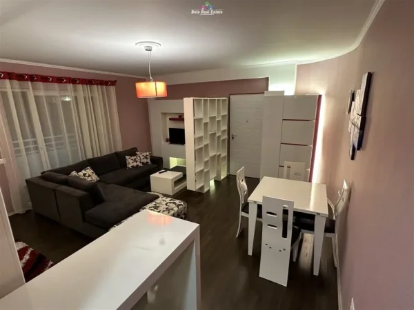 Tirane, jepet me qera apartament 1+1+Ballkon Kati 2, 70 m² 650 € (kodra e diellit)