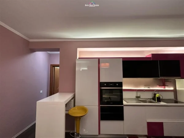 Tirane, jepet me qera apartament 1+1+Ballkon Kati 2, 70 m² 650 € (kodra e diellit)
