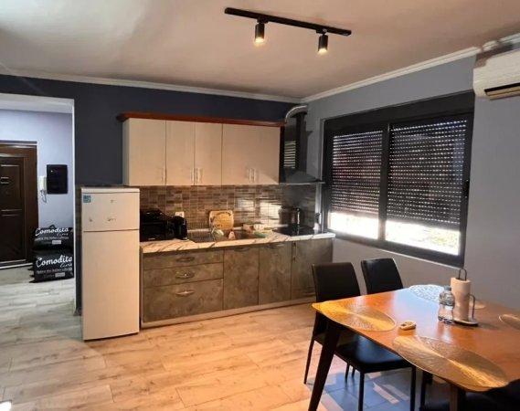 Tirane, jap me qera apartament 2+1 Kati 3, 120 m² 560 € (afer ushtarakut)