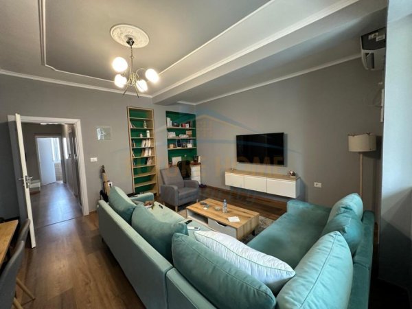 Tirane, shitet Vile , 210 m² 500.000 € (SHKOLLA E BALETIT)