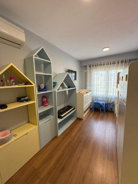 Tirane, jepet me qera apartament Dublex Kati 2, 120 m² 1.000 € (Kodra Diellit 2)