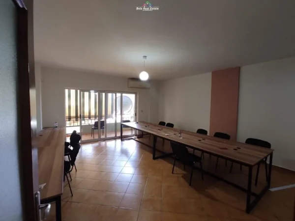 Tirane, jepet me qera zyre Kati 2, 140 m² 80.000 leke  (rruga e elbasanit)