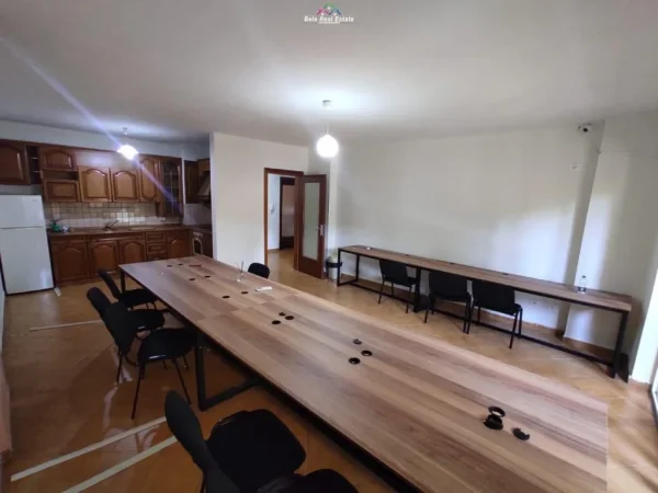 Tirane, jepet me qera zyre Kati 2, 140 m² 80.000 leke  (rruga e elbasanit)