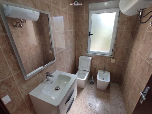 Tirane, jepet me qera zyre Kati 2, 140 m² 80.000 leke  (rruga e elbasanit)