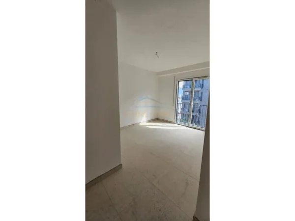 Tirane, shitet apartament 2+1 , 89 m² 130.000 € 