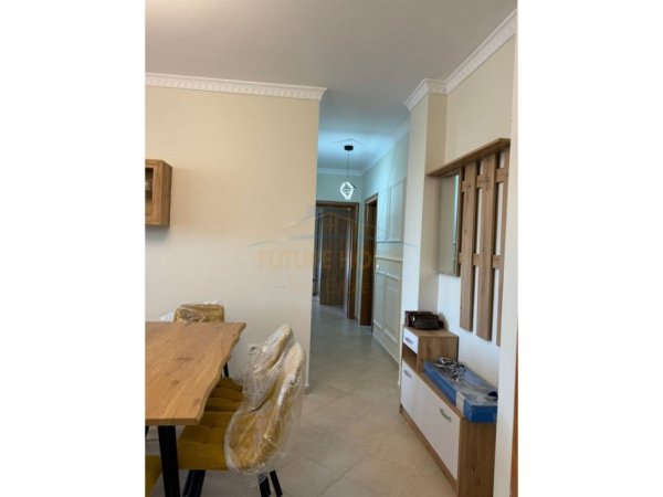 Tirane, jepet me qera apartament 3+1 Kati 5, 125 m² 600 € (Fresk , Pasticeri Melisa)