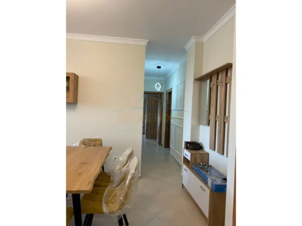 Tirane, jepet me qera apartament 3+1 Kati 5, 125 m² 600 € (Fresk , Pasticeri Melisa)