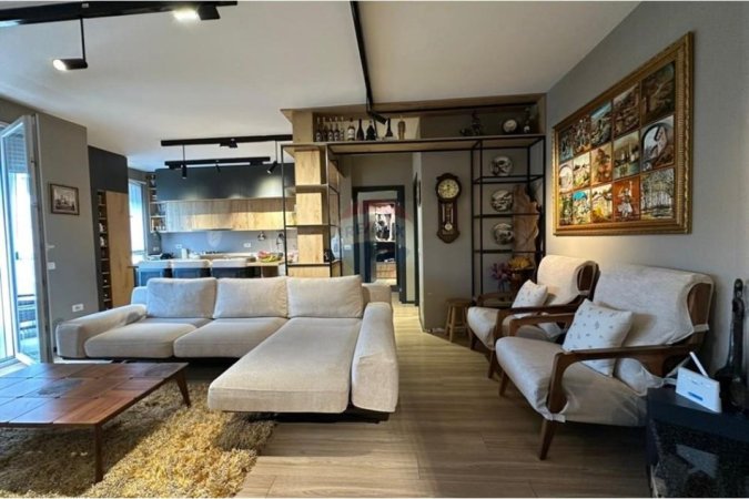 Tirane, shitet apartament 3+1+Ballkon Kati 6, 137 m² 300.000 € (Don Bosko)