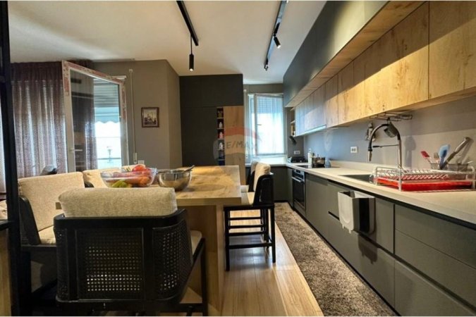 Tirane, shitet apartament 3+1+Ballkon Kati 6, 137 m² 300.000 € (Don Bosko)