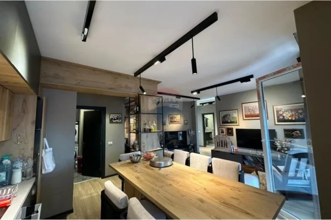 Tirane, shitet apartament 3+1+Ballkon Kati 6, 137 m² 300.000 € (Don Bosko)