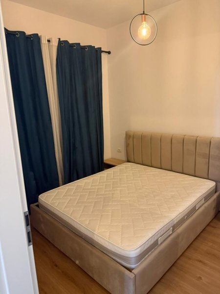 Tirane, jepet me qera apartament 1+1 Kati 4, 500 € 