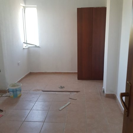 Tirane, jepet me qera apartament 1+1 Kati 4, 410 € 