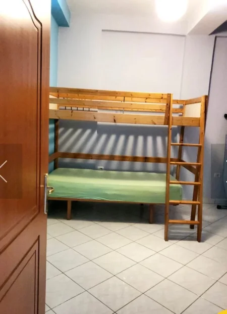 Tirane, jepet me qera apartament 3+1+Ballkon Kati 1, 100 m² 550 € (selite)