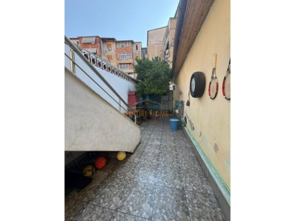 Tirane, shitet shtepi , 154 m² 300.000 € (SIRI KODRA)