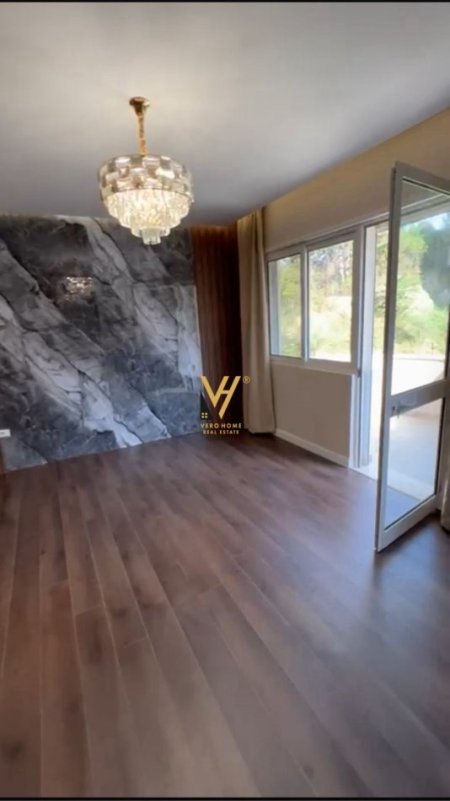 Tirane, jepet me qera apartament 2+1+Ballkon Kati 2, 120 m² 600 € (KOPSHTI BOTANIK)