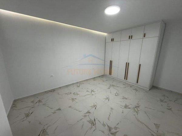 Pogradec, jepet me qera shtepi 1+1 Kati 1, 65 m² 180 € (Përroi i Çaprazit)
