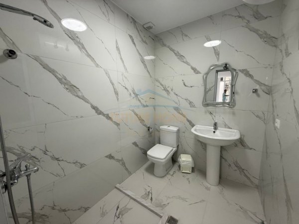 Pogradec, jepet me qera shtepi 1+1 Kati 1, 65 m² 180 € (Përroi i Çaprazit)