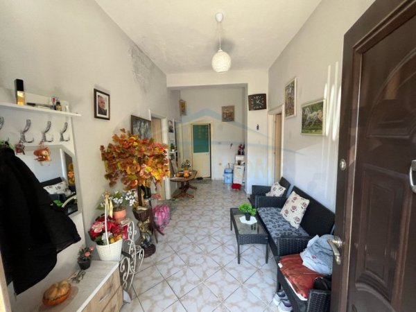 Tirane, shitet shtepi , 100 m² 160.000 € (MYSLYM KETA)