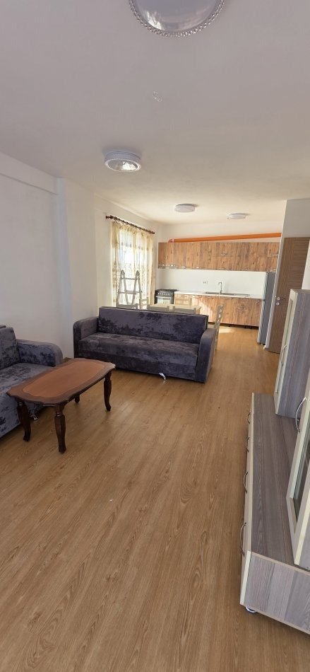 Tirane, jepet me qera apartament 3+1+Ballkon Kati 3, 135 m² 450 € (5 maji)