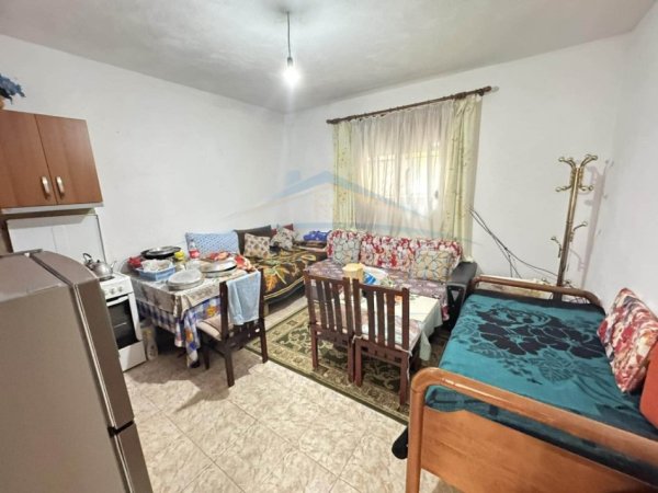 Tirane, shitet shtepi , 213 m² 200.000 € (KOMBINAT)