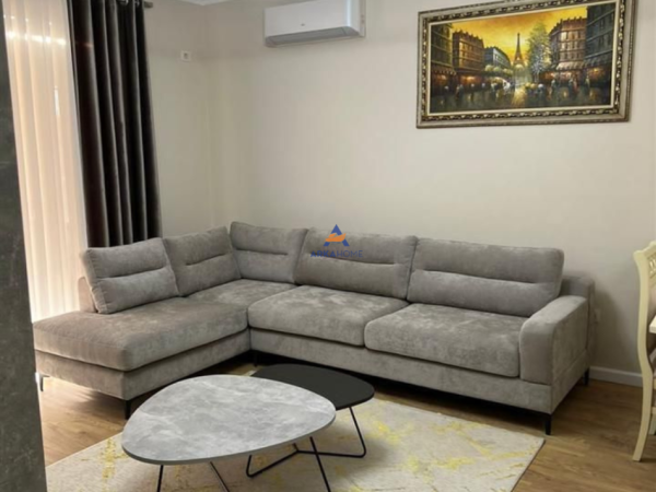 Tirane, jepet me qera apartament 2+1+Ballkon Kati 2, 100 m² 800 € (RRUGA GRAMOZ PASHKO)